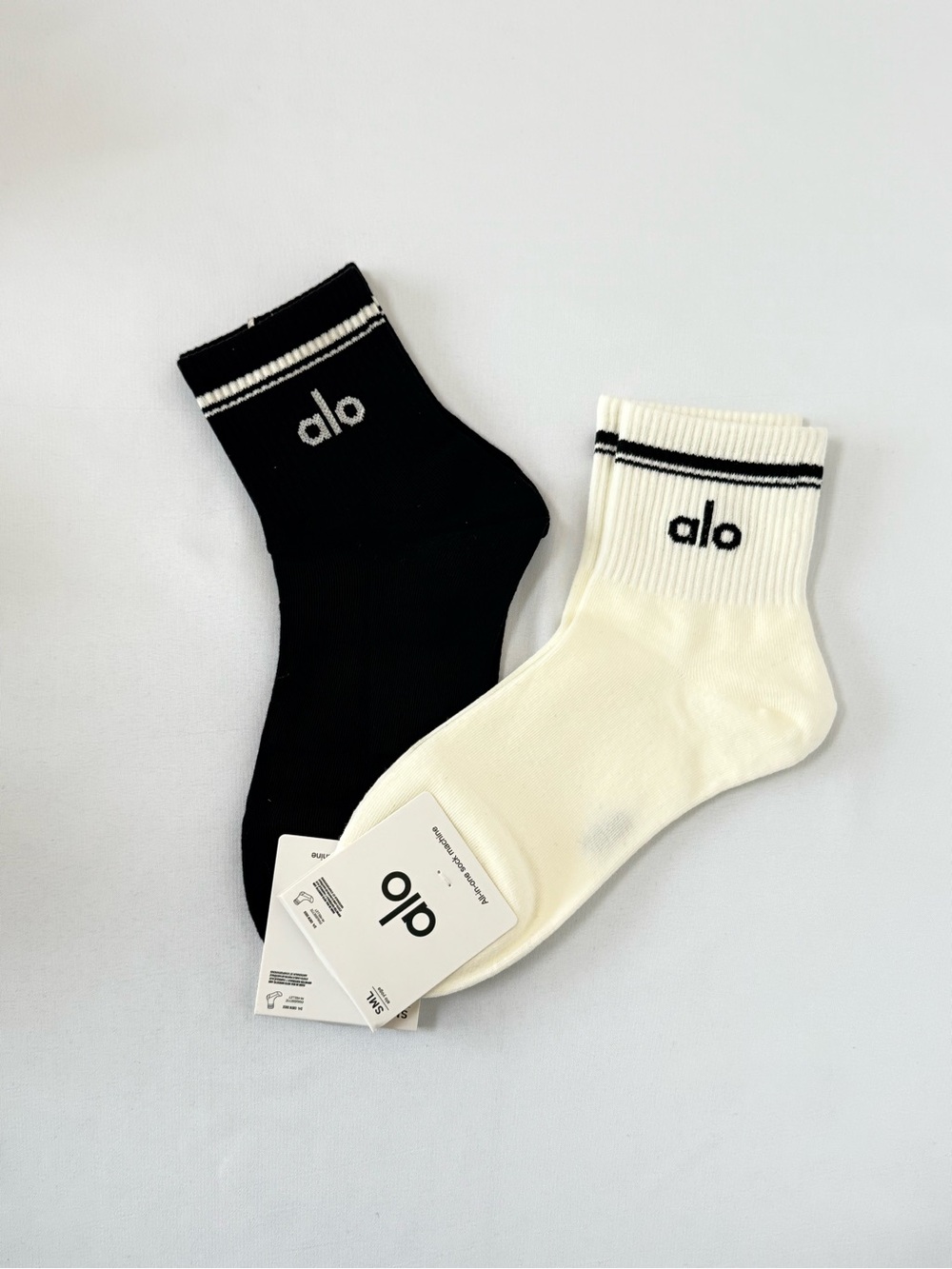 Alo Throwback Crew Sock Black & White 2 | Size 6-10